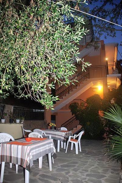 Empress Corfu Apartment เปรามา ภายนอก รูปภาพ